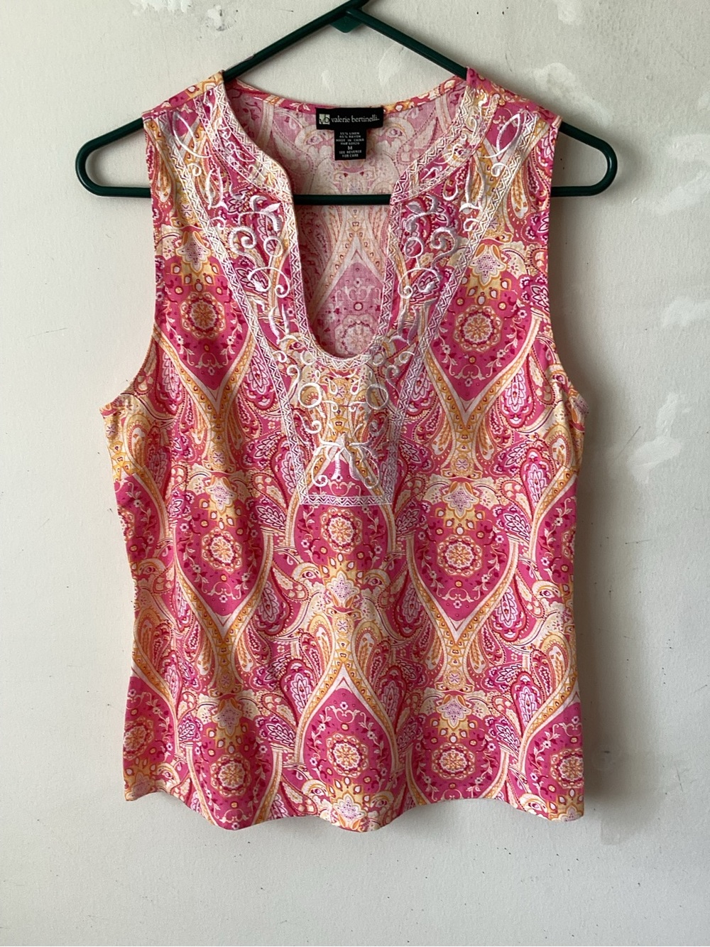 Valerie Bertinelli Pink Paisley Sleeveless Scoop Neck Top